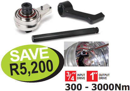 Get the Snap-on XXSEP202 Bar & Crank Type Manual Torque Multiplier (MTMB1990) with 3/4" input and 1" output, offering 300-3000Nm. Features compact design, two reaction styles, ±4% accuracy, robust construction, and a carrying case.